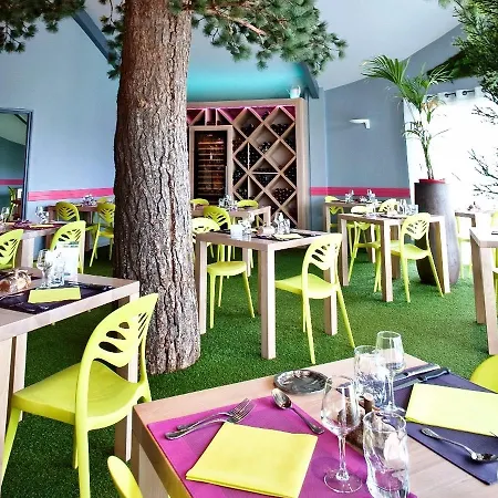 Les Portes D'apcher Otel