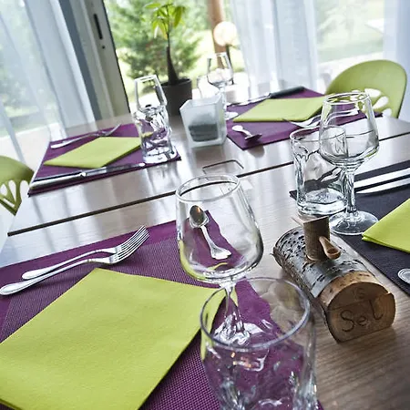 Les Portes D'apcher Otel Saint-Chély-dʼApcher