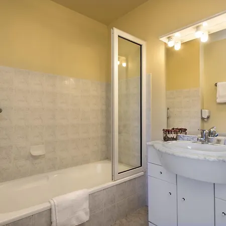 Otel Les Portes D'apcher 3*